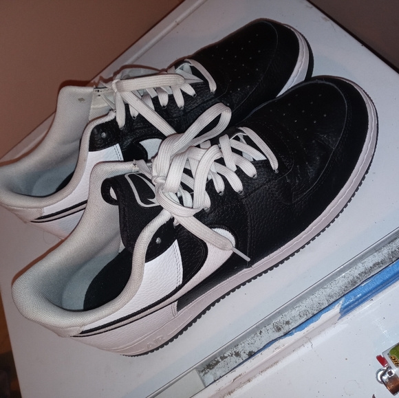 Air force ones - Picture 2 of 3